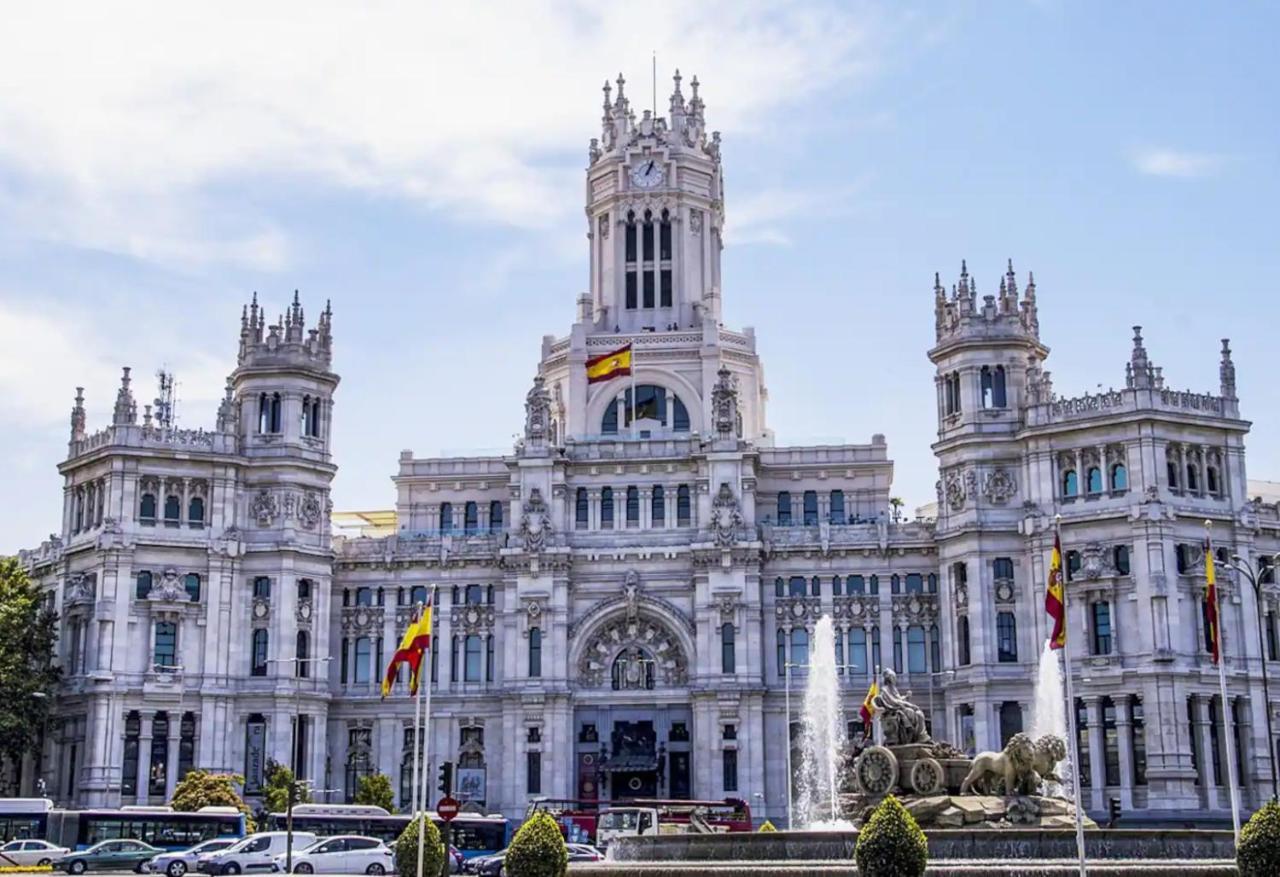 Apartamento Con Vistas Al Parque Del Retiro Madrid Luaran gambar