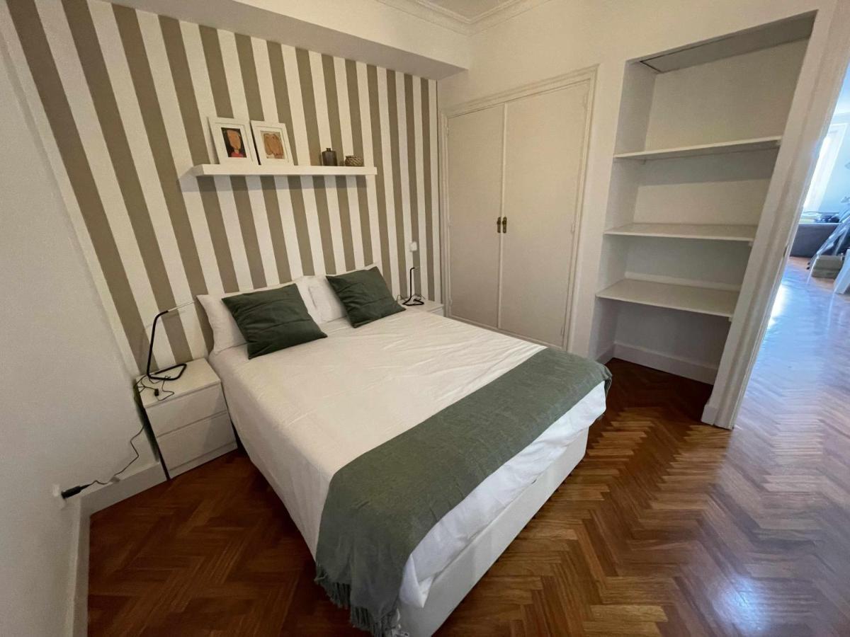 Apartamento Con Vistas Al Parque Del Retiro Madrid Luaran gambar