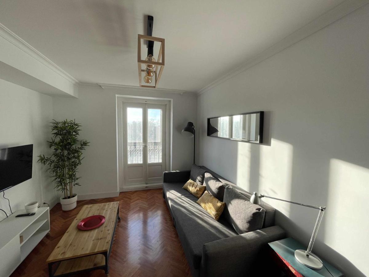 Apartamento Con Vistas Al Parque Del Retiro Madrid Luaran gambar