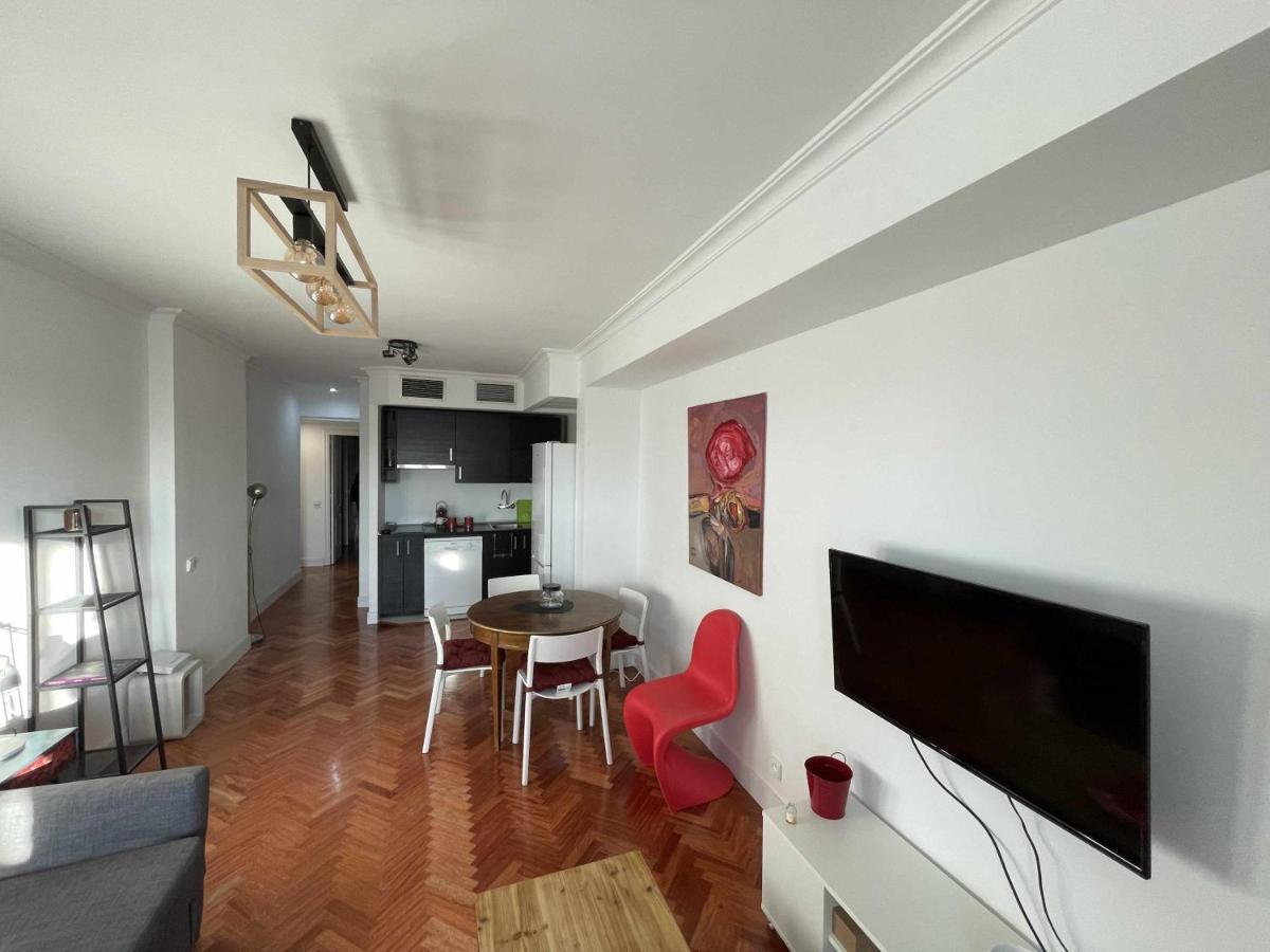 Apartamento Con Vistas Al Parque Del Retiro Madrid Luaran gambar