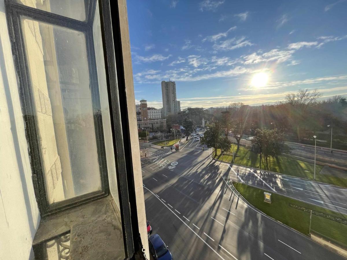 Apartamento Con Vistas Al Parque Del Retiro Madrid Luaran gambar