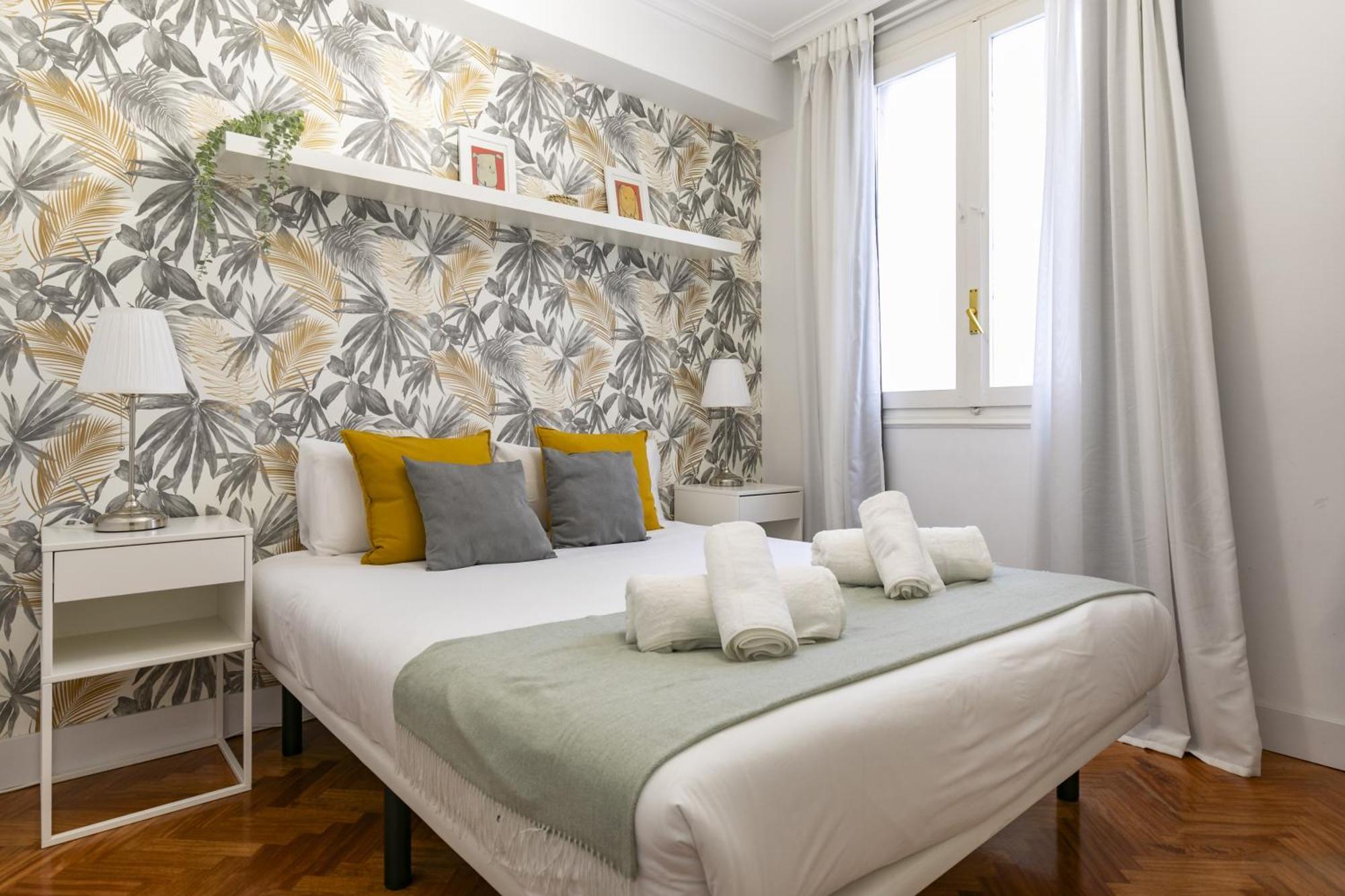 Apartamento Con Vistas Al Parque Del Retiro Madrid Luaran gambar