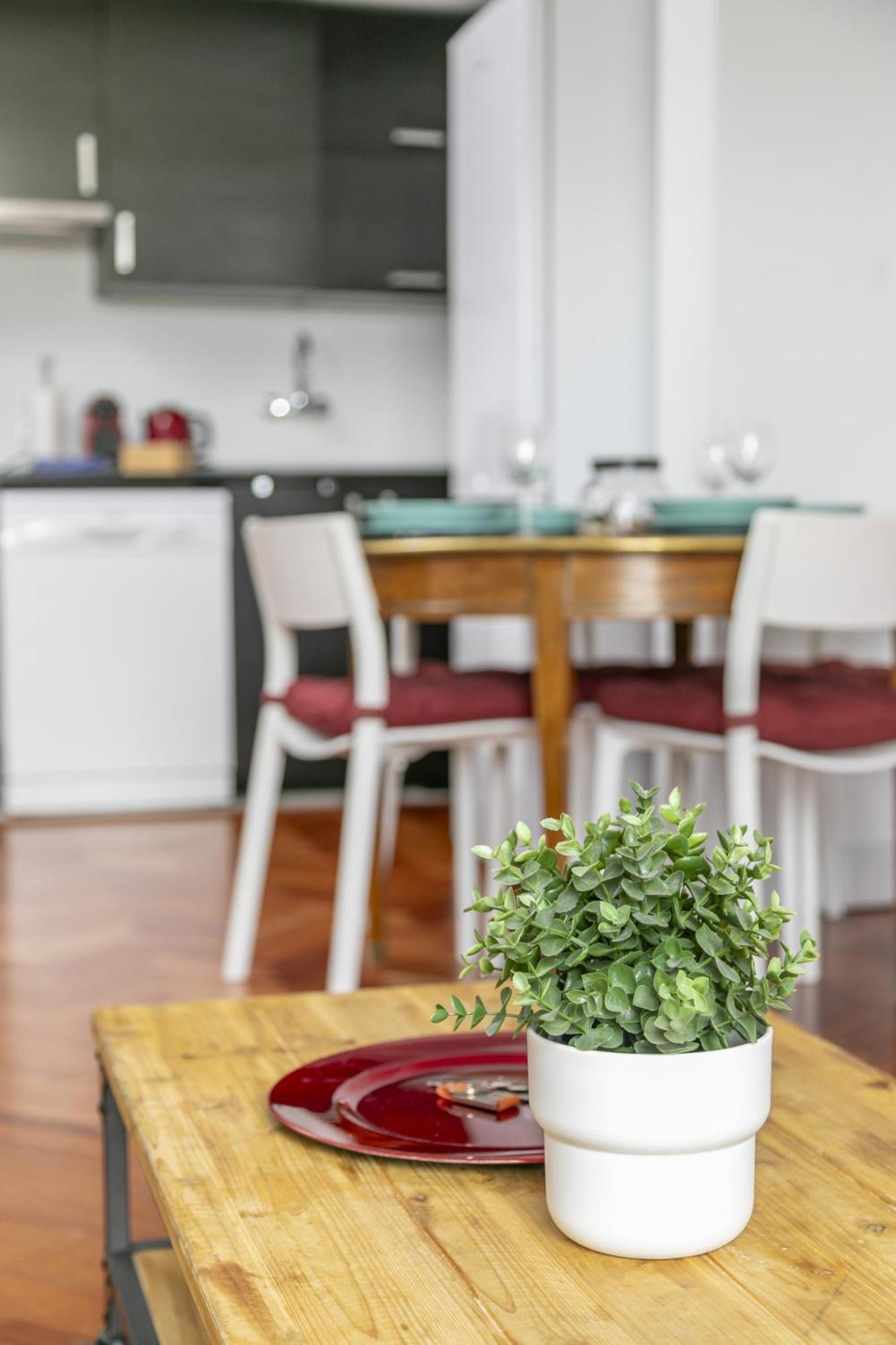 Apartamento Con Vistas Al Parque Del Retiro Madrid Luaran gambar